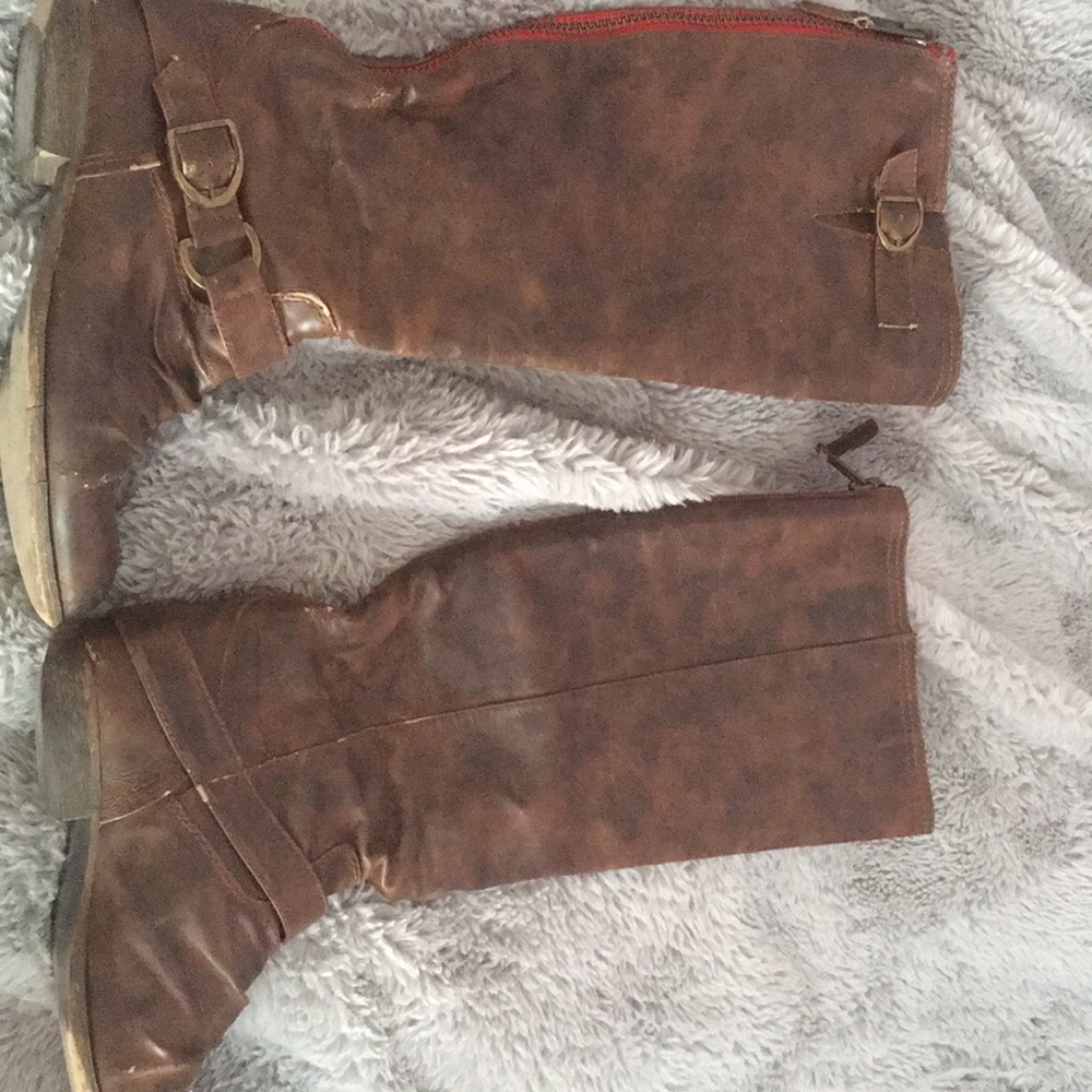 Brown vintage brown boots by Carlos Santana